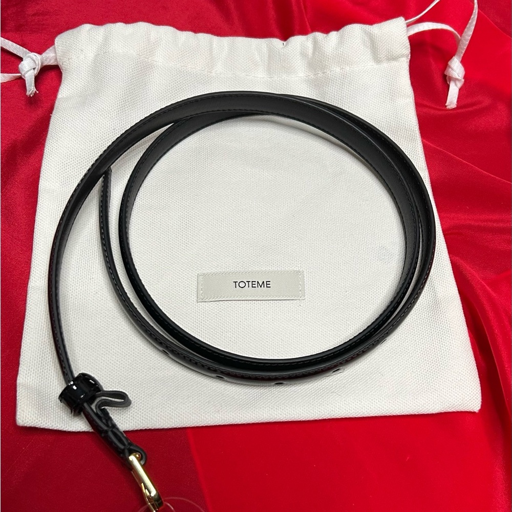 Toteme Elegant Black Leather Belt